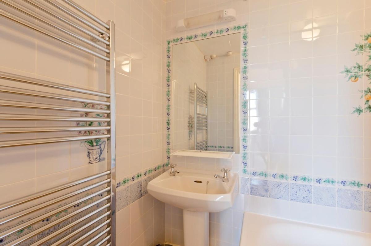 Notting Hill Charm -Sleeps 5 - Urban Retreat Lejlighed London Eksteriør billede